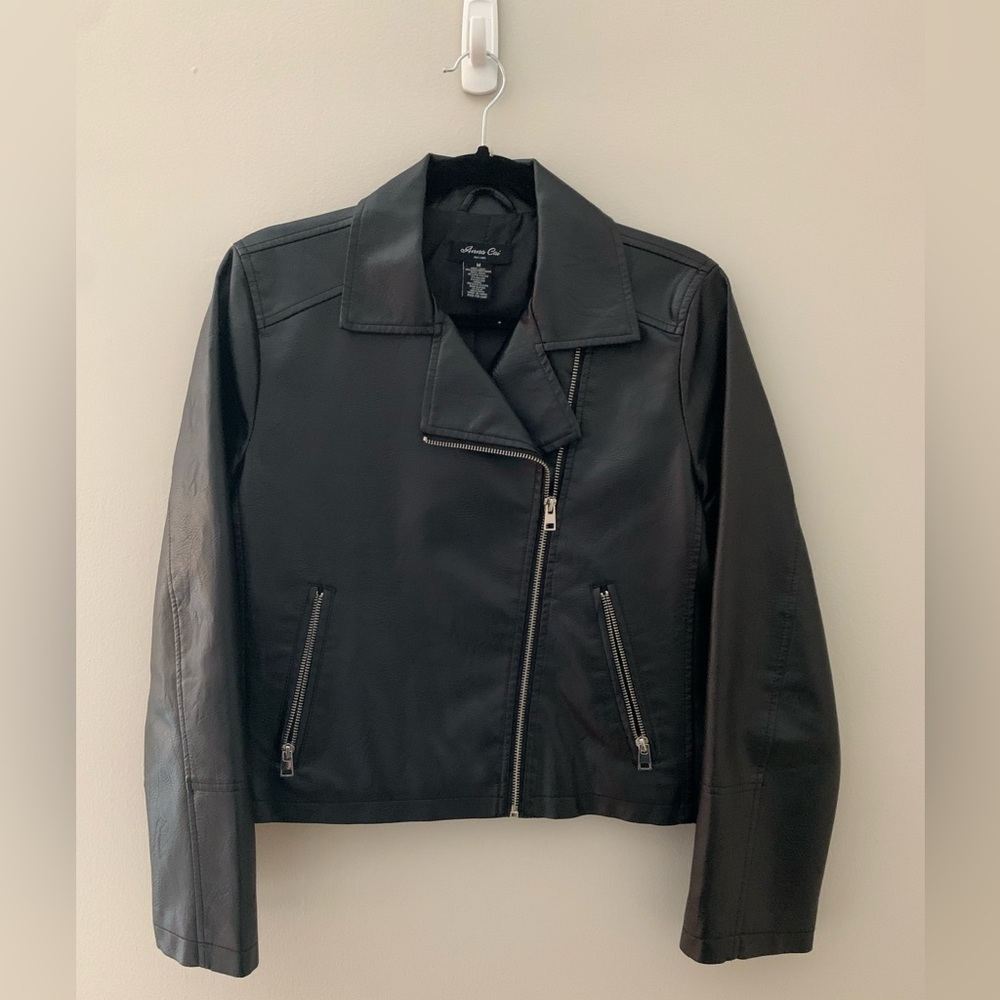 Elegant Black Leather Jacket for Women
